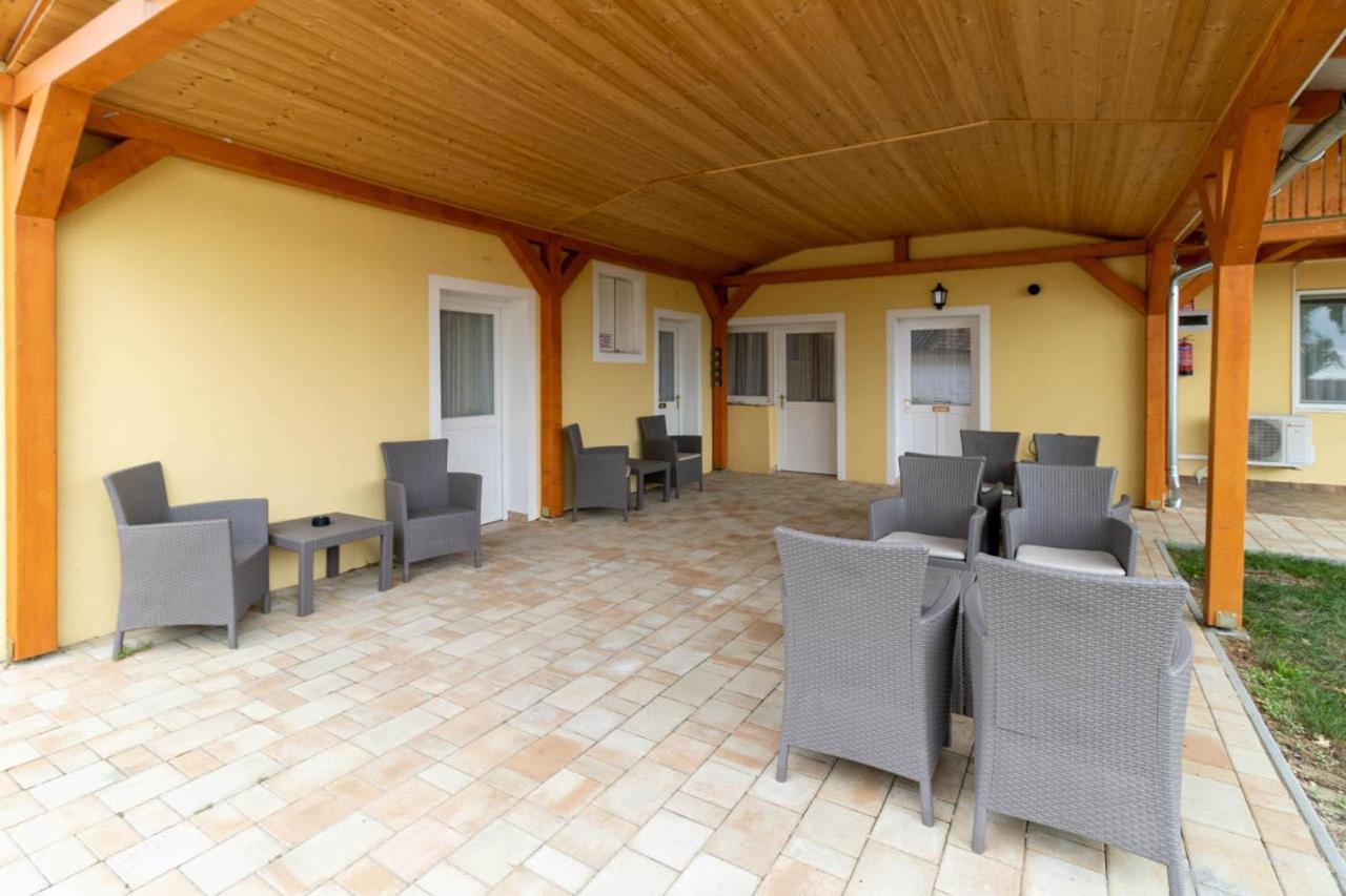Hotel Montana-Ederics Vendeghaz Balatonederics Zewnętrze zdjęcie