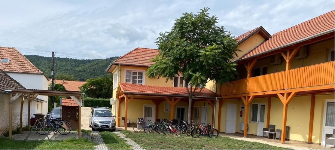 Hotel Montana-Ederics Vendeghaz Balatonederics Zewnętrze zdjęcie