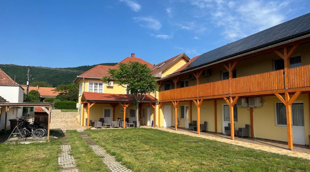 Hotel Montana-Ederics Vendeghaz Balatonederics Zewnętrze zdjęcie